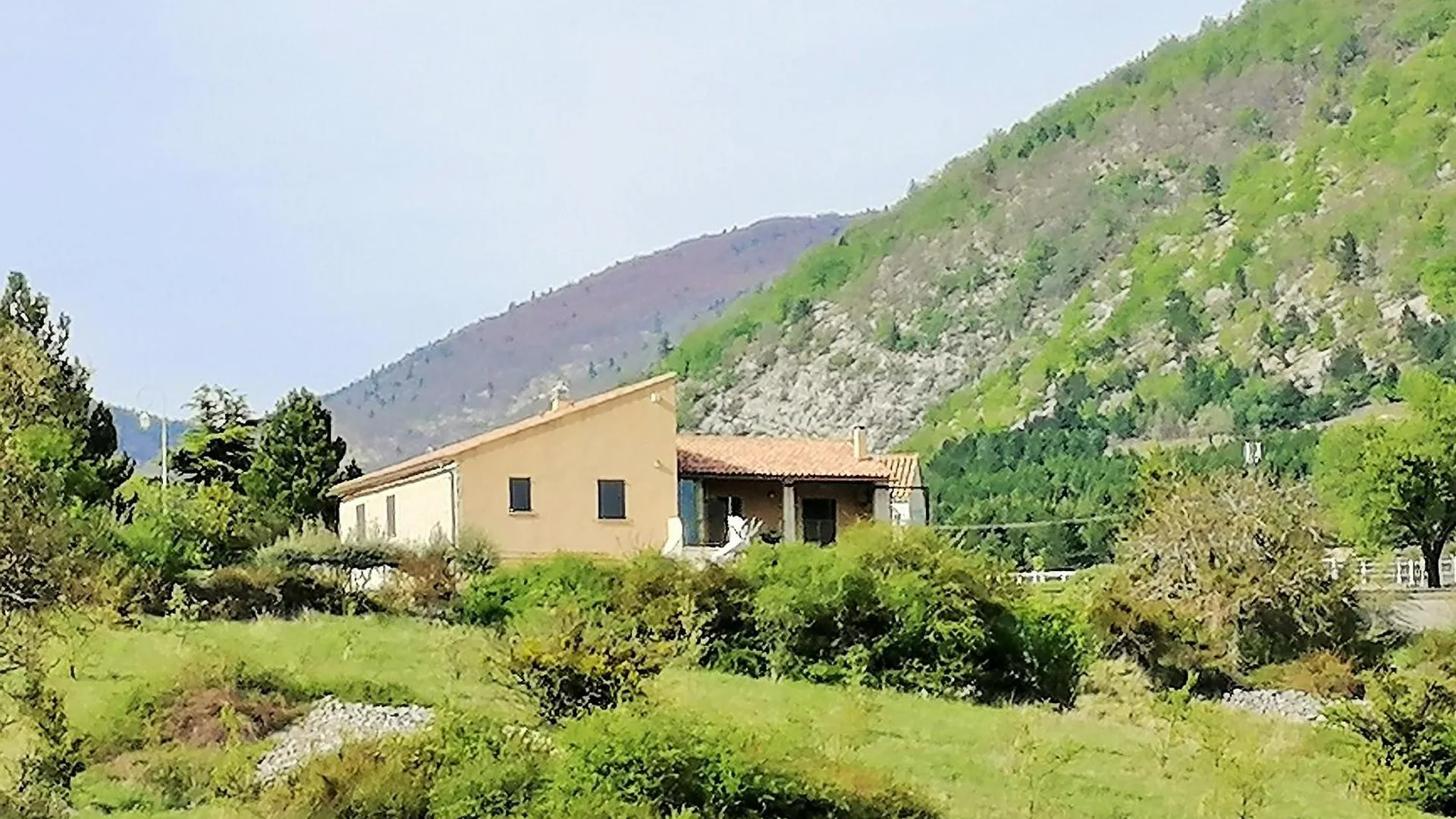 La Bartavelle Villa L'Hospitalet  0*, L'Hospitalet (Alpes-de-Haute-Provence)